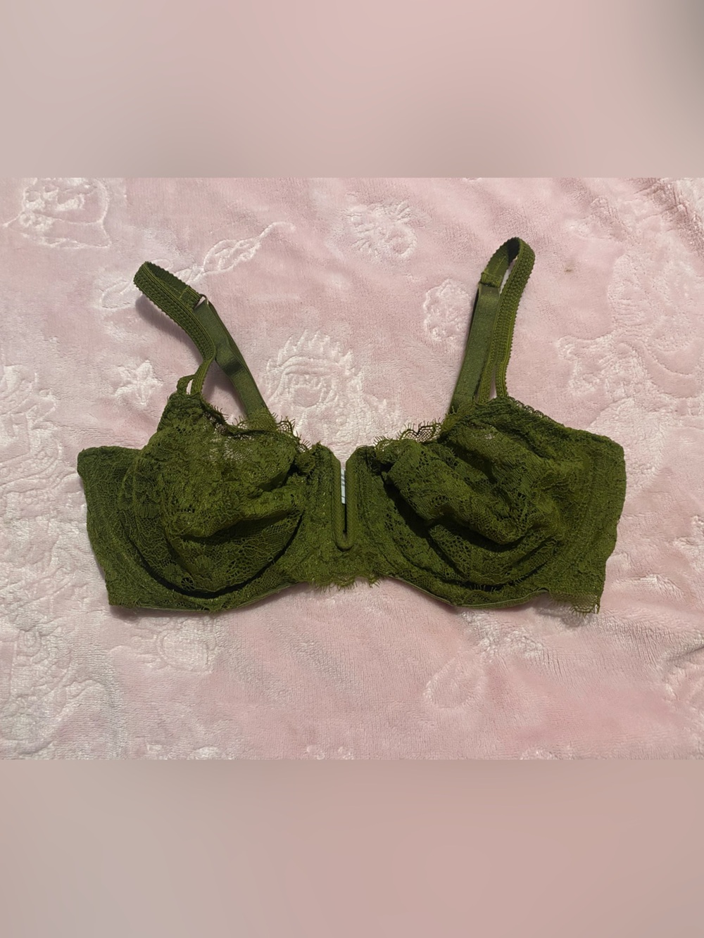 Auden Lace Underwire Bra in Olive